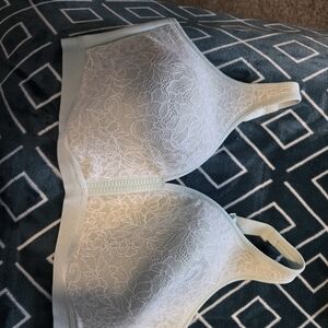 Cacique Lace Bra in Soft Cream